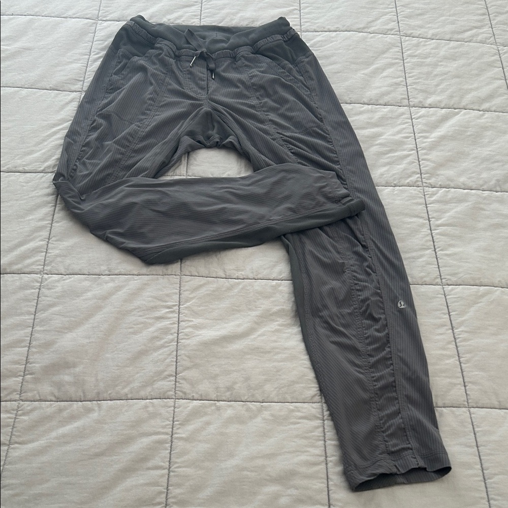 lululemon athletica women’s jogger pants